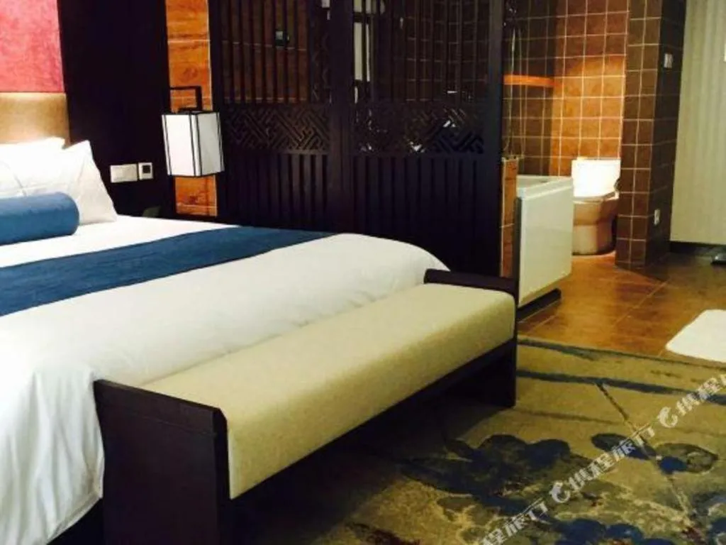 Bed in Ningbo East Shipu Hotel