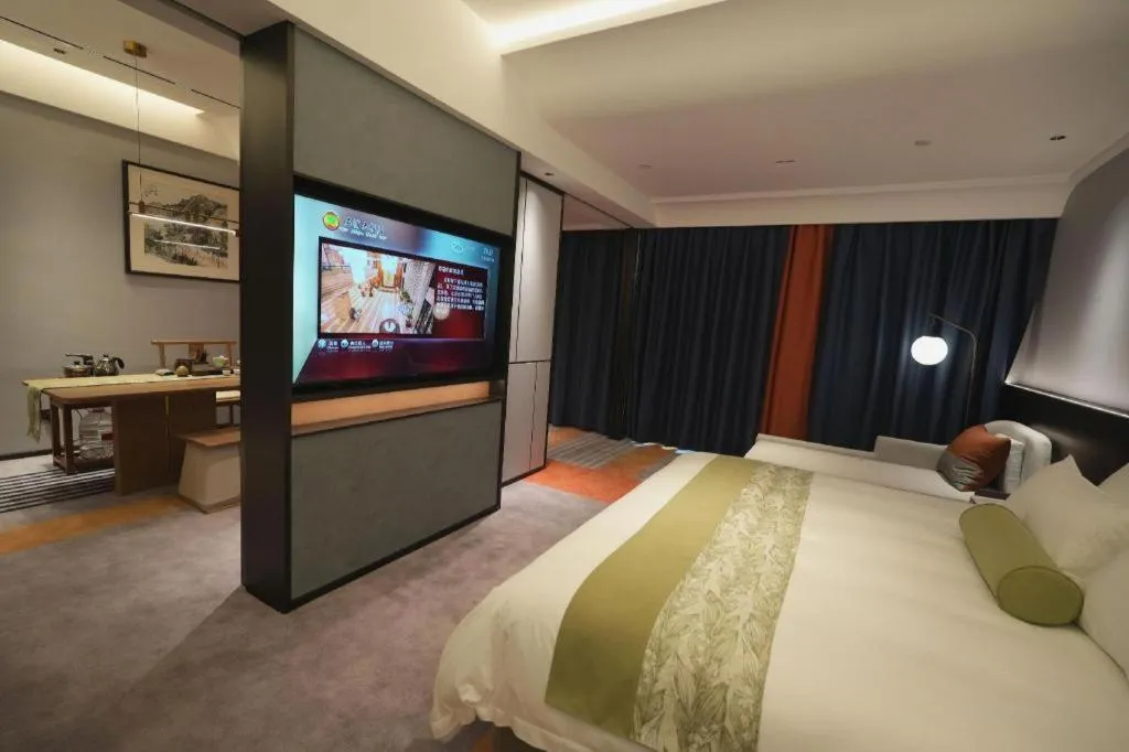 Bed in Ningbo East Shipu Hotel