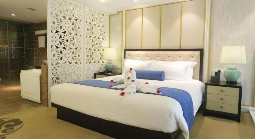 Bed in Ningbo East Shipu Hotel