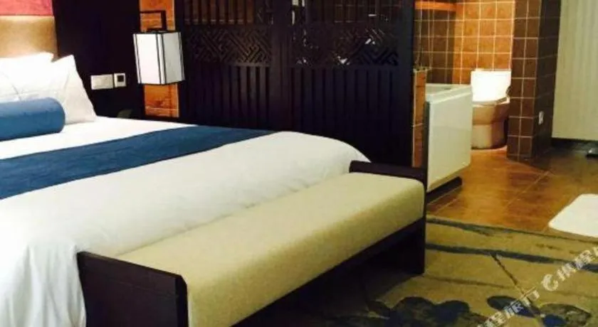 Bed in Ningbo East Shipu Hotel