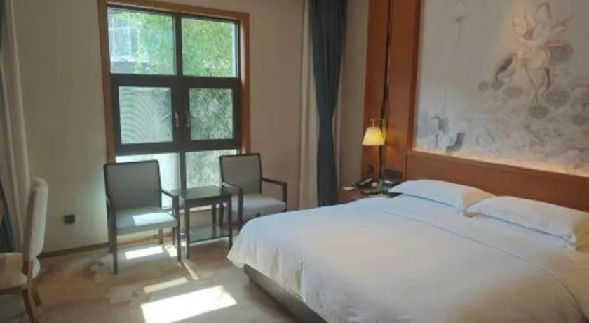 Bed in Lian Yun Hotel