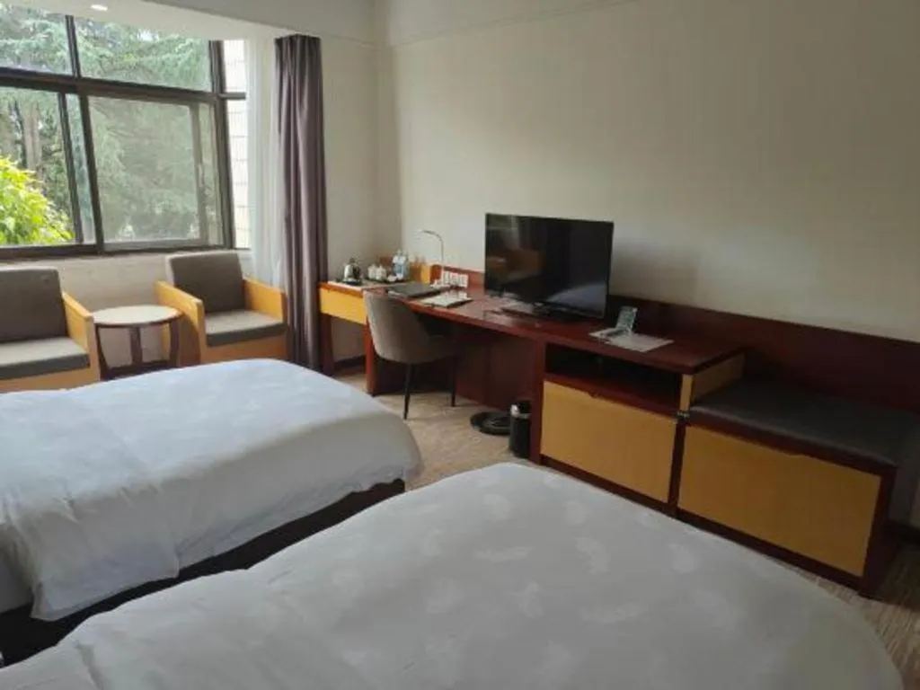 Bed in Lian Yun Hotel