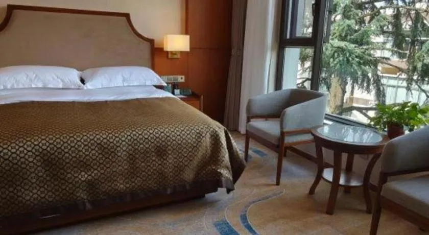 Bed in Lian Yun Hotel