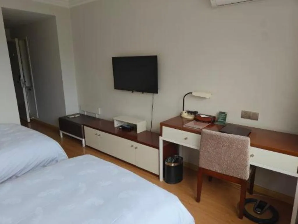 Bed in Lian Yun Hotel