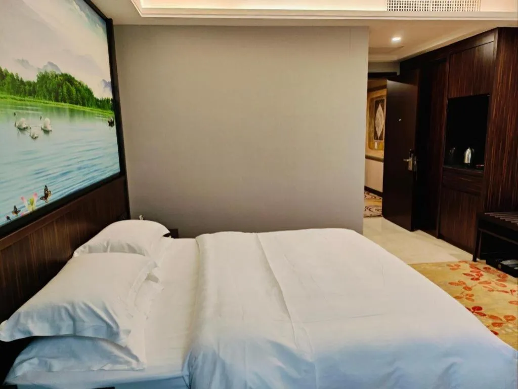 Bed in Centenio International Hotel