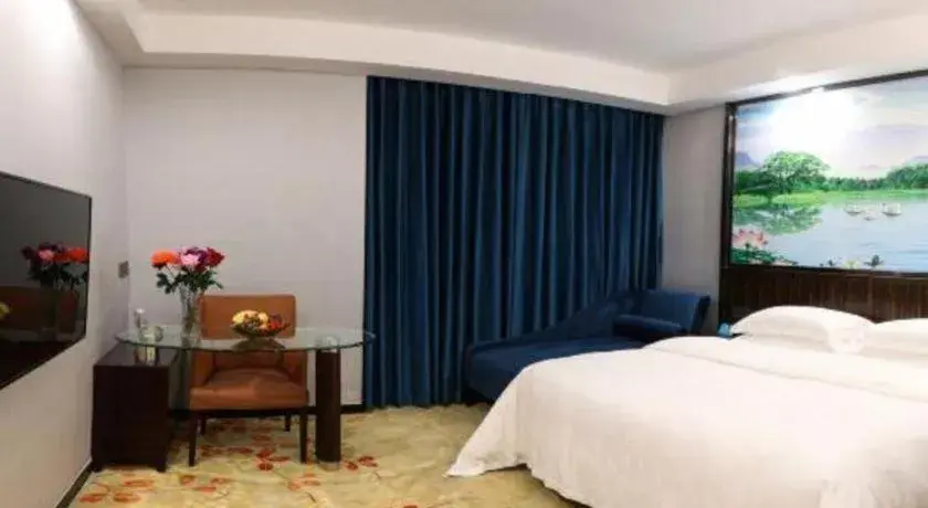 Bed in Centenio International Hotel Bed in Centenio International Hotel