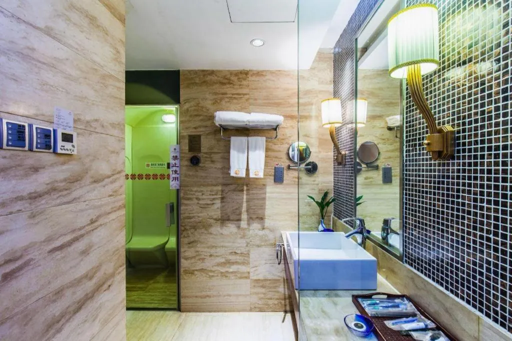 Centenio International Hotel