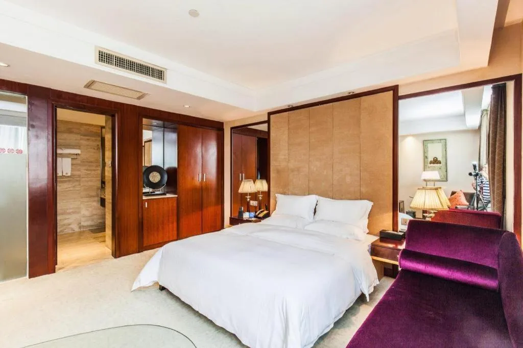 Bed in Centenio International Hotel