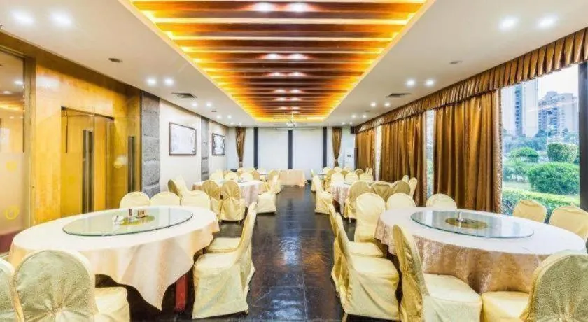 Centenio International Hotel