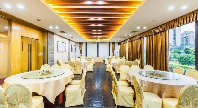 Centenio International Hotel