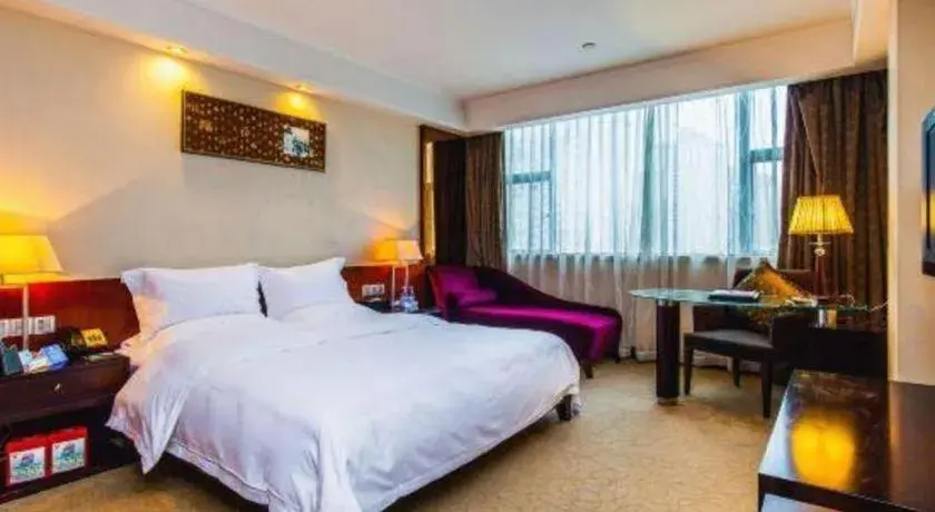 Bed in Centenio International Hotel Bed in Centenio International Hotel