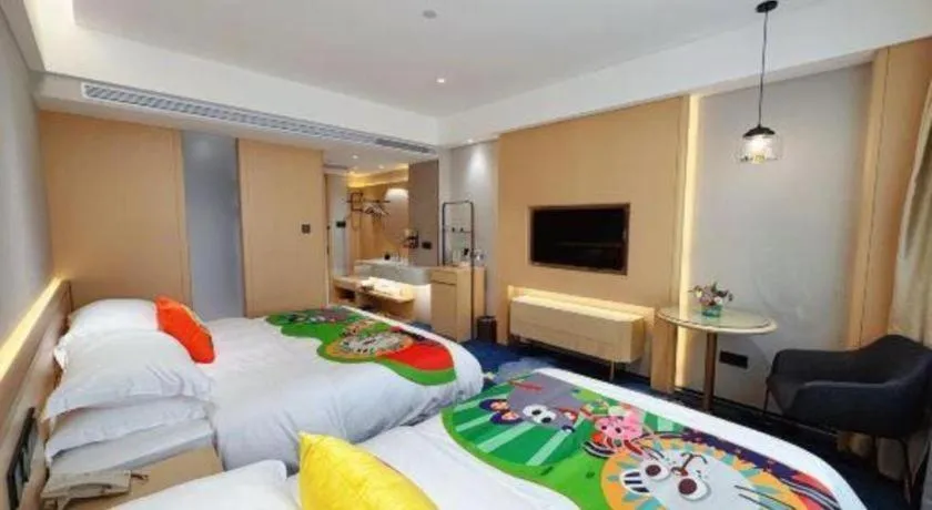 Bed in Kunming Zhong Huang Hotel