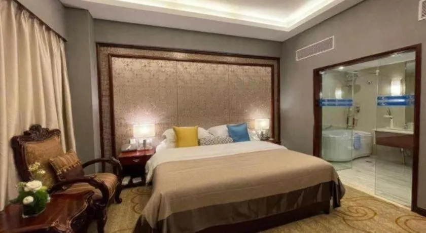 Bed in Kunming Zhong Huang Hotel