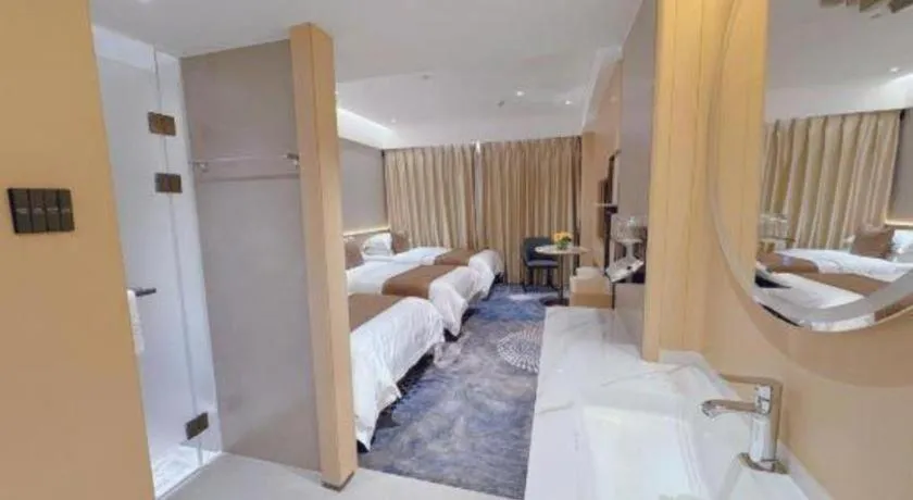 Bed in Kunming Zhong Huang Hotel