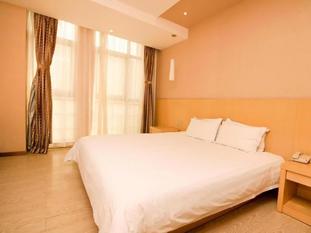 Bed in Xian I-OPAL Hotel