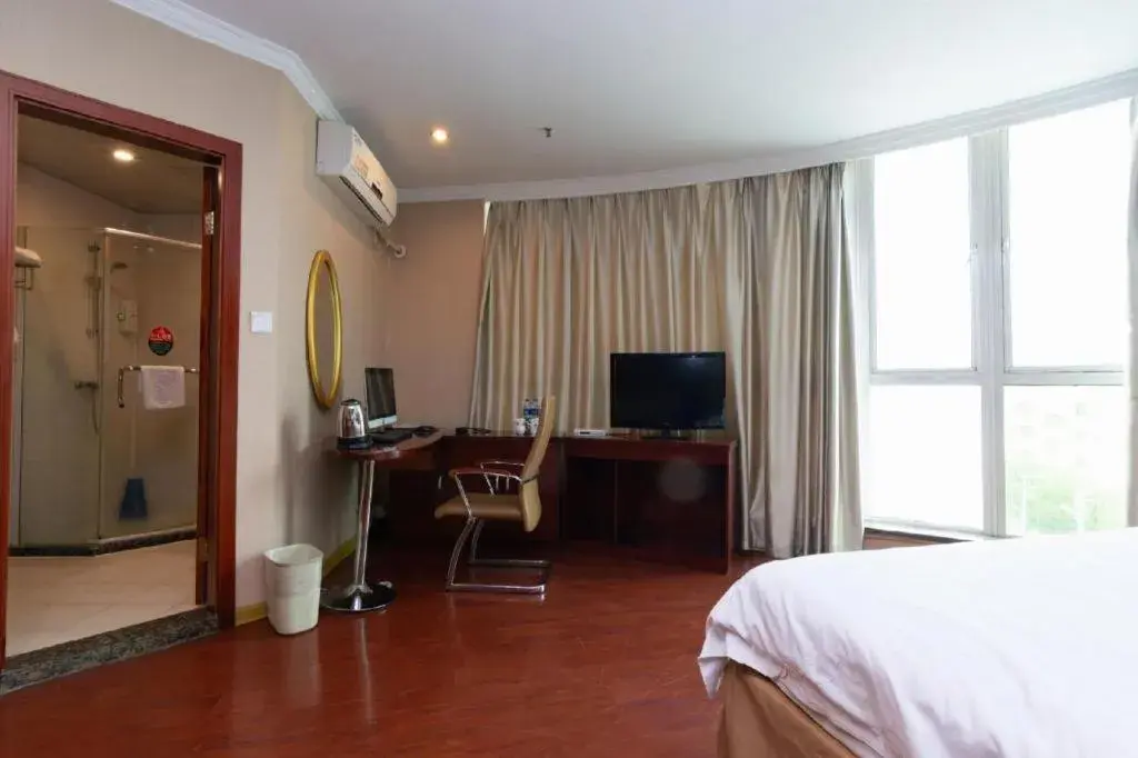 Bed in GreenTree Inn Shanghai Songjiang Xinqiao Jiuxin Road Express Hotel Bed in GreenTree Inn Shanghai Songjiang Xinqiao Jiuxin Road Express Hotel