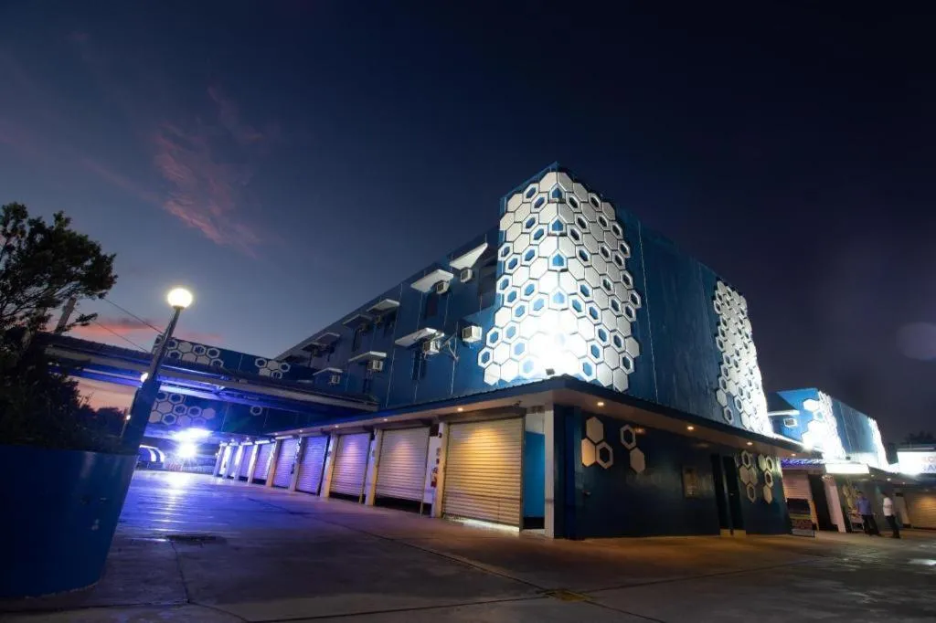 Hotel Dream World Las Pinas