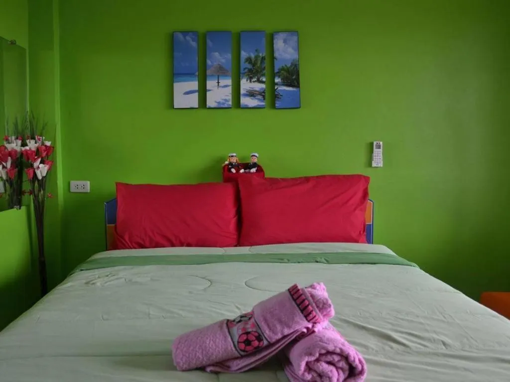 Bed in Baan Navy Kohlarn