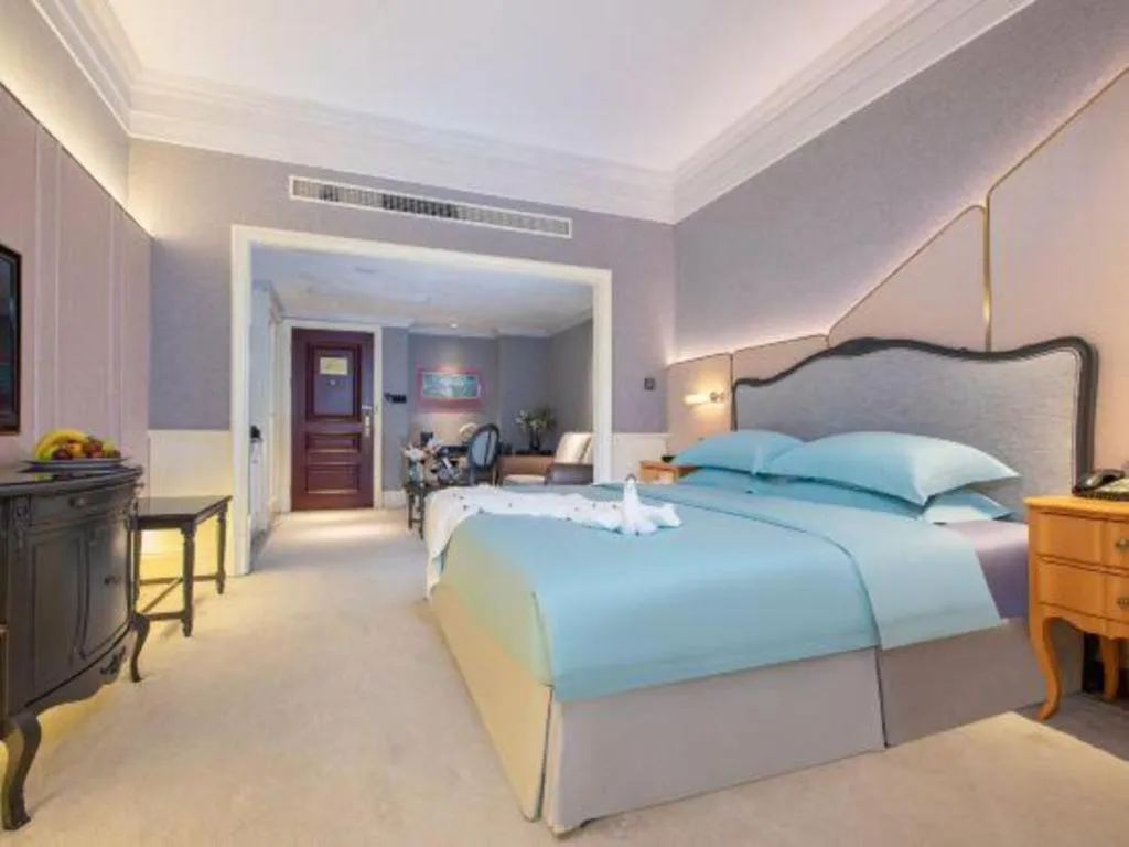 Bed in Zhejiang D.H Hotel