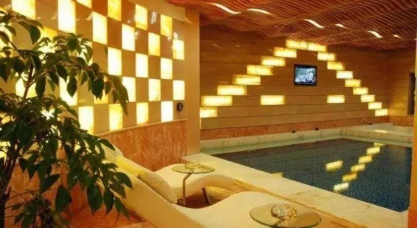 Pingdingshan Feixing Crowne Plaza Hotel