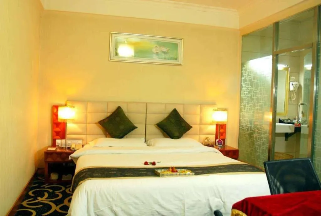 Bed in Pingdingshan Feixing Crowne Plaza Hotel