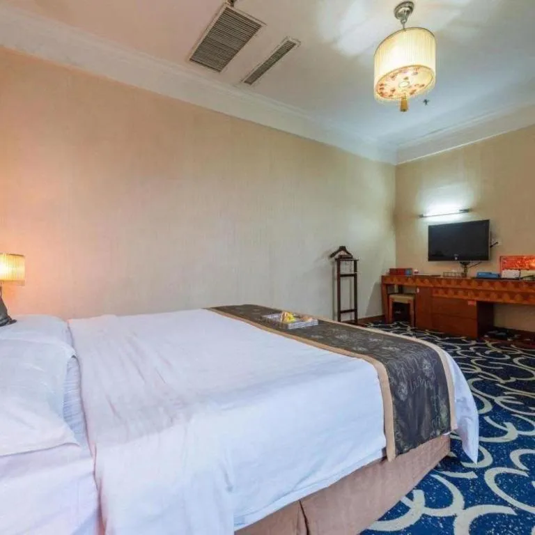 Bed in Pingdingshan Feixing Crowne Plaza Hotel