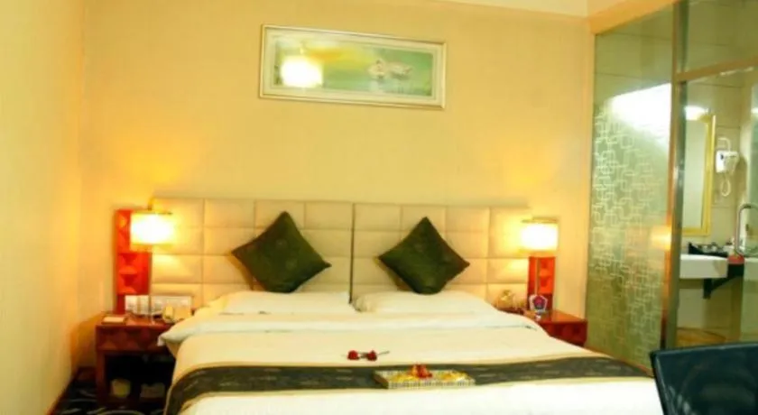 Bed in Pingdingshan Feixing Crowne Plaza Hotel