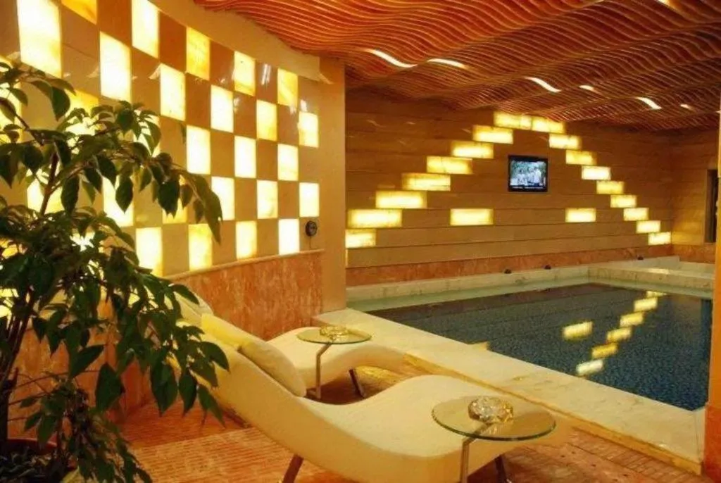 Pingdingshan Feixing Crowne Plaza Hotel