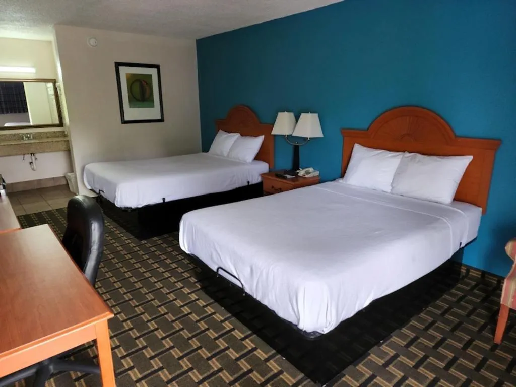Bed in Americas Best Value Inn Elizabethtown