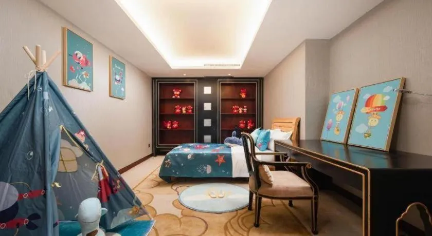 Bed in Wuhan Soluxe Hotel