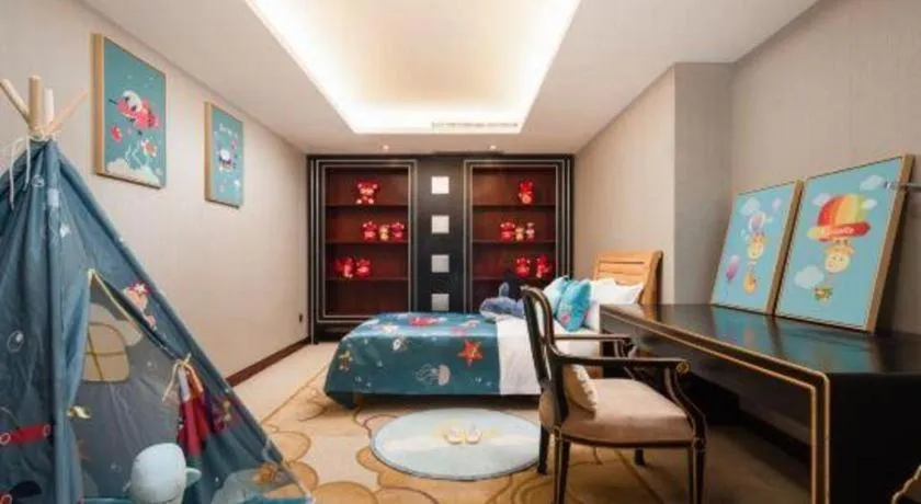 Bed in Wuhan Soluxe Hotel