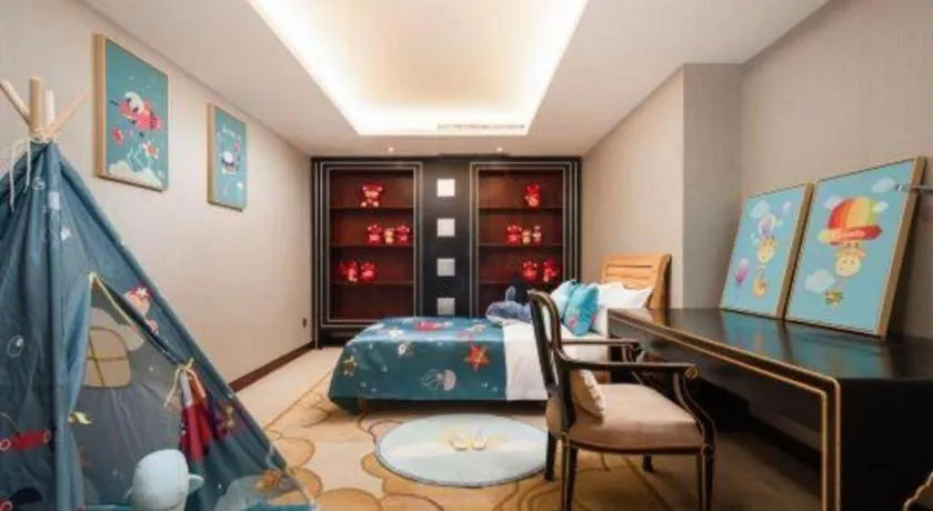 Bed in Wuhan Soluxe Hotel