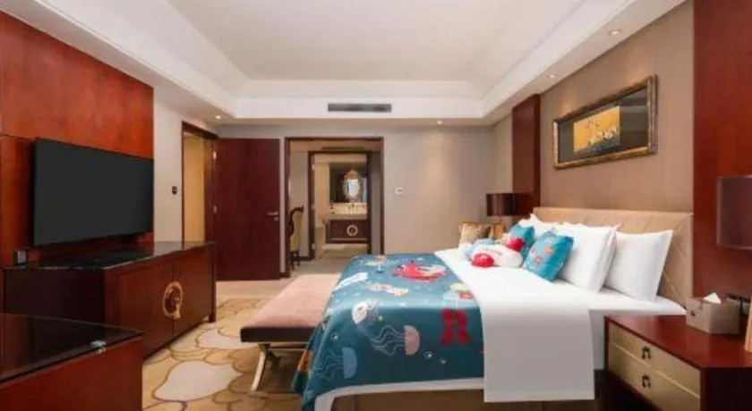 Bed in Wuhan Soluxe Hotel