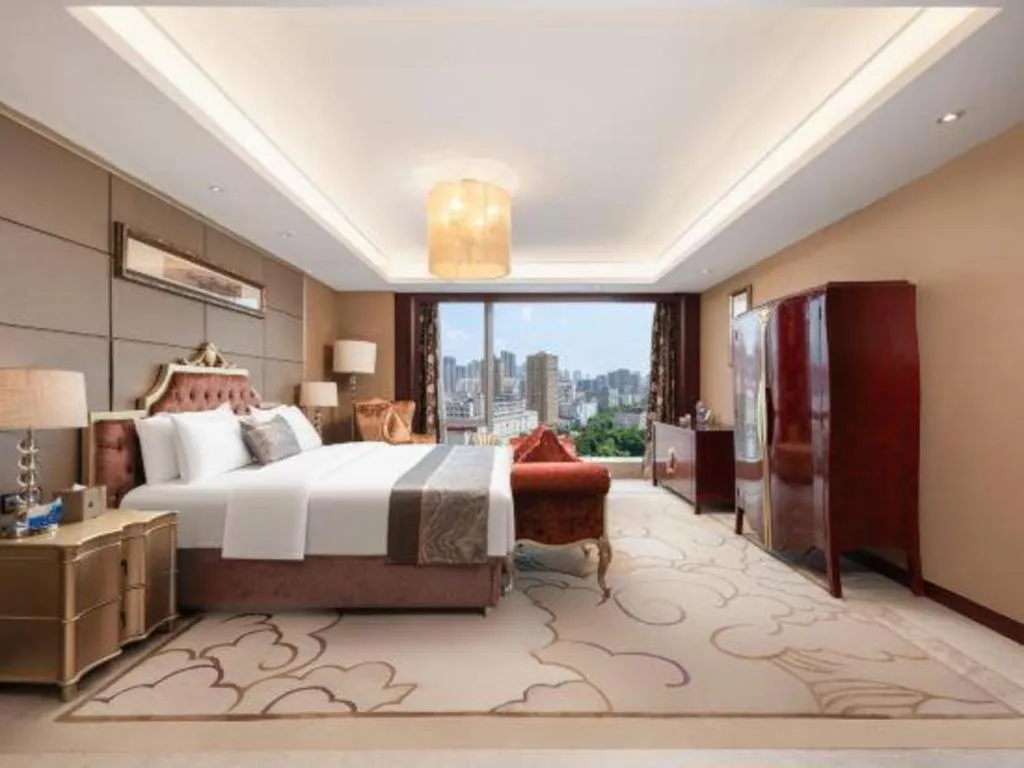 Bed in Wuhan Soluxe Hotel