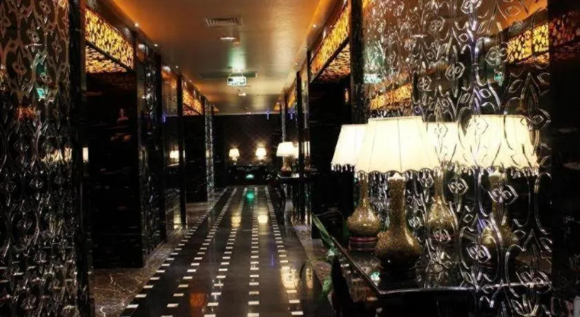 Dongguan Royal Metropolitan Hotel