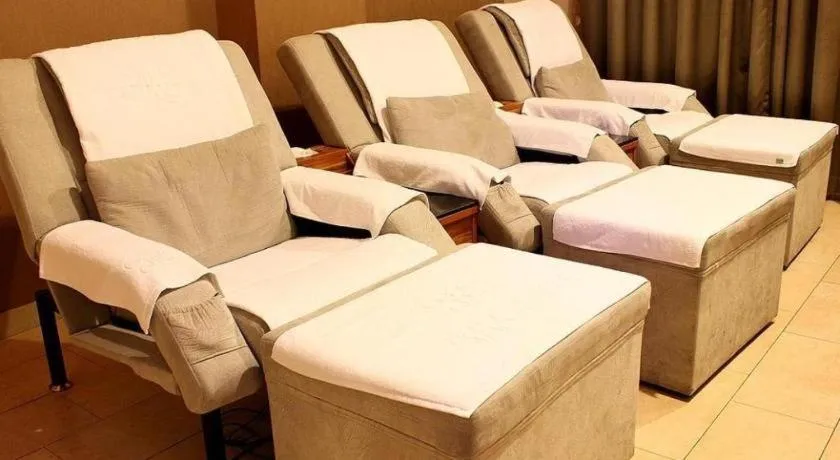 Dongguan Royal Metropolitan Hotel