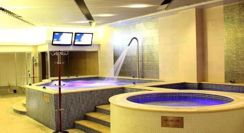 Dongguan Royal Metropolitan Hotel