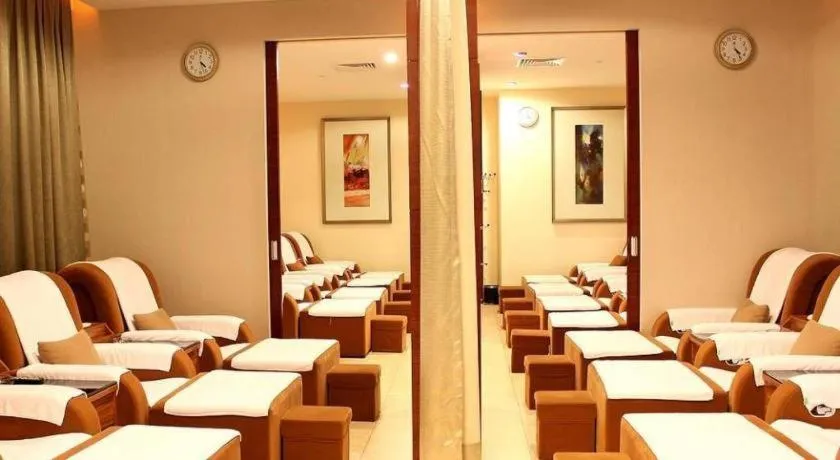 Dongguan Royal Metropolitan Hotel