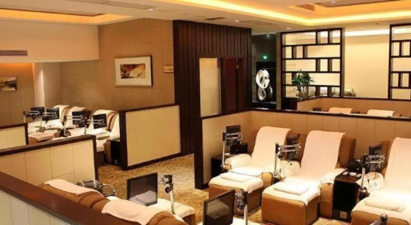 Dongguan Royal Metropolitan Hotel