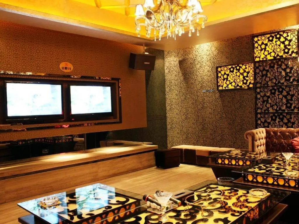 Dongguan Royal Metropolitan Hotel