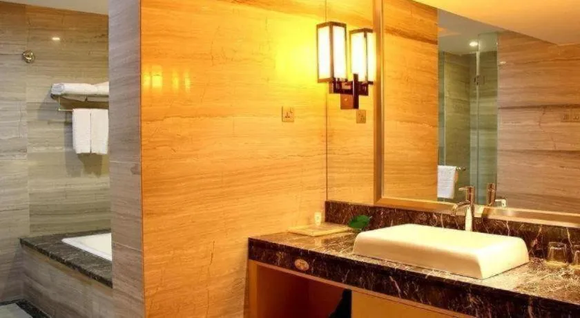 Dongguan Royal Metropolitan Hotel