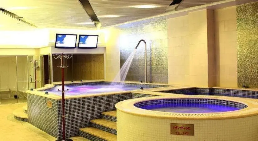 Dongguan Royal Metropolitan Hotel