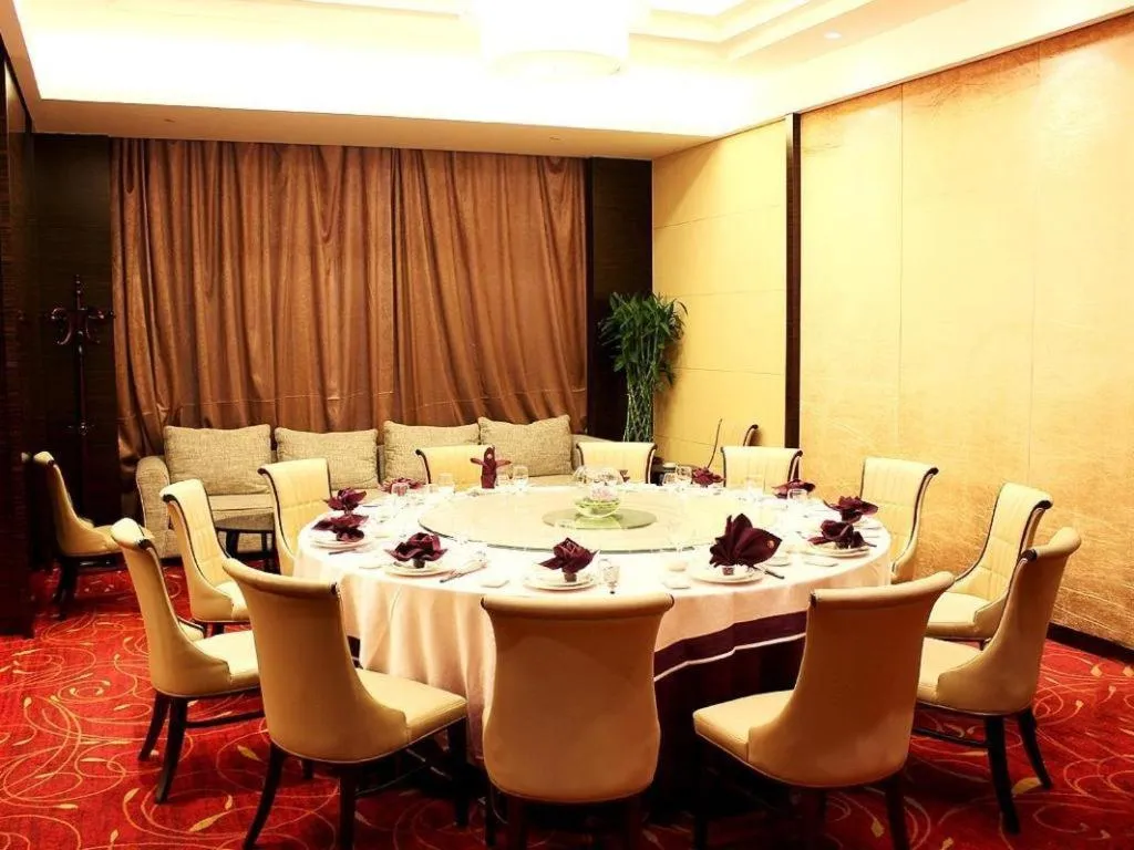 Dongguan Royal Metropolitan Hotel