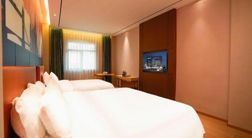Bed in Quanzhou Binhai Hotel