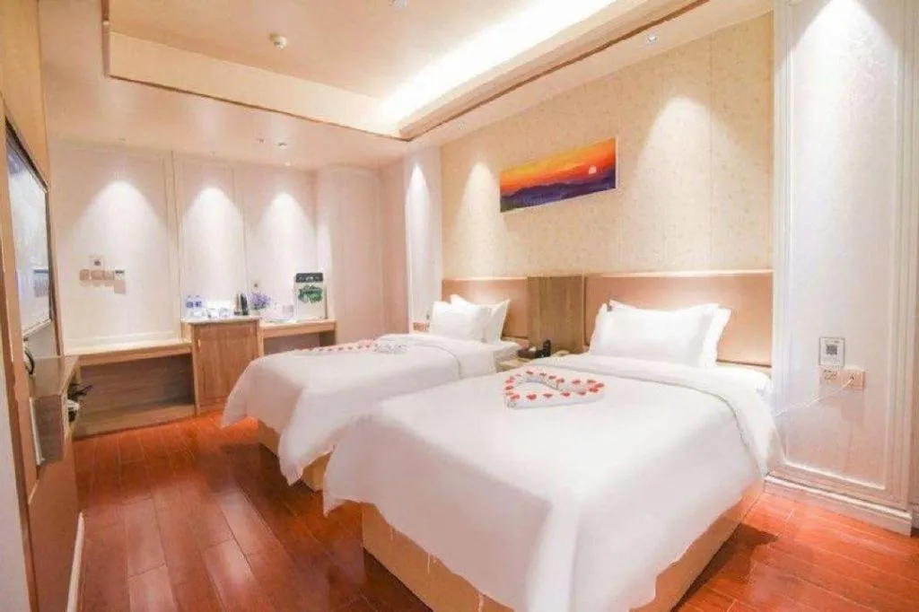 Bed in Quanzhou Binhai Hotel