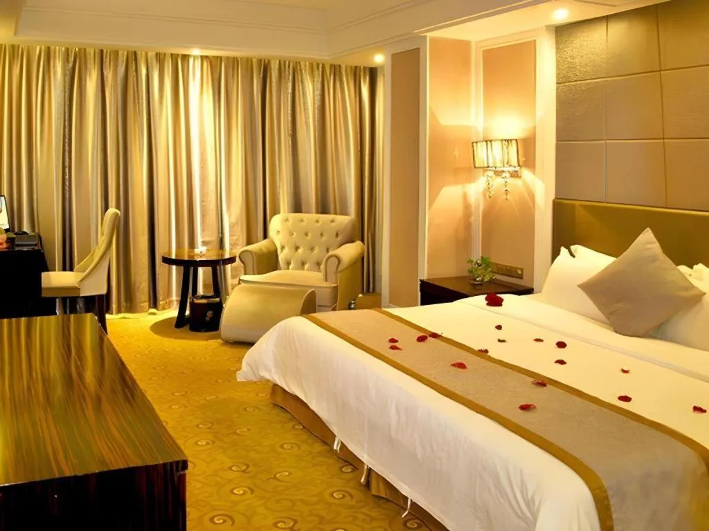 Bed in Quanzhou Binhai Hotel