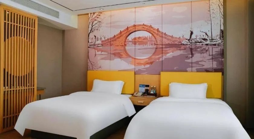 Bed in Quanzhou Binhai Hotel