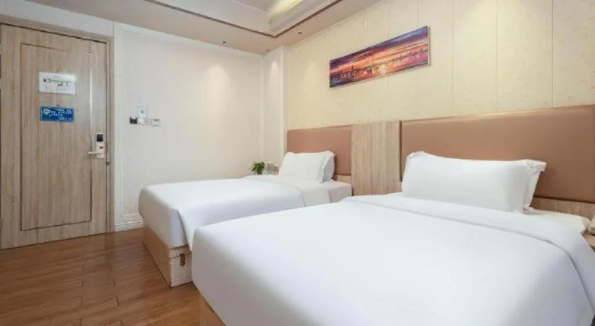 Bed in Quanzhou Binhai Hotel