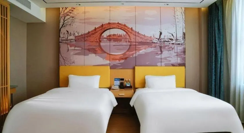 Bed in Quanzhou Binhai Hotel