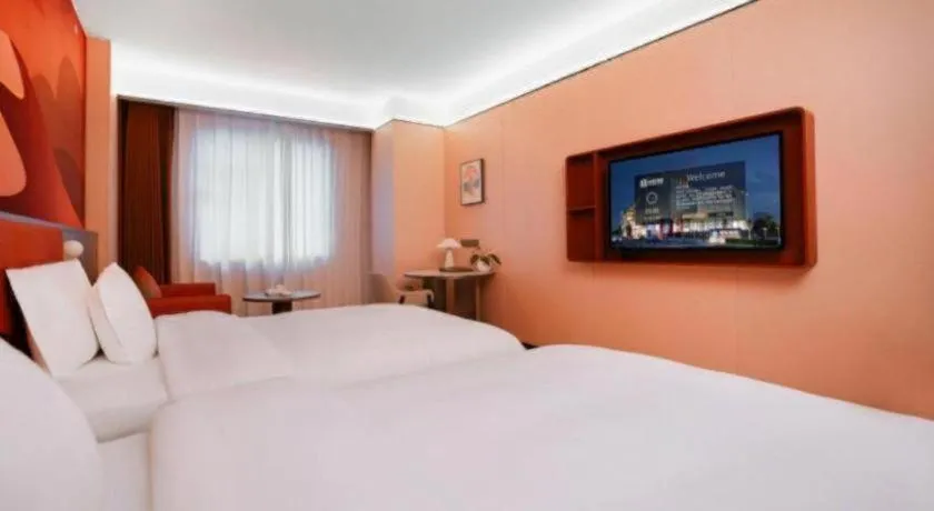 Bed in Quanzhou Binhai Hotel